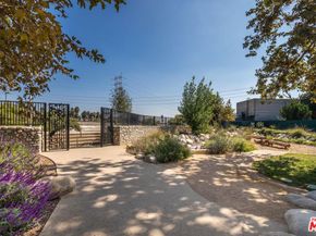 2660 Newell Street, Los Angeles CA 90039
