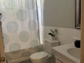 2660 Newell Street, Los Angeles CA 90039