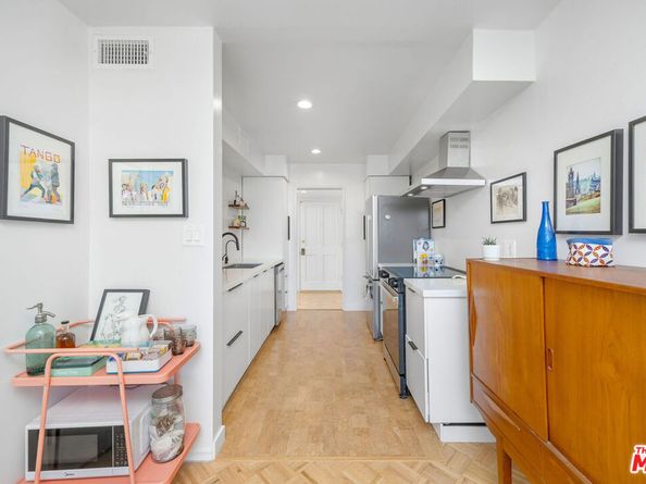 4487 Colbath Avenue 310, Sherman Oaks CA 91423