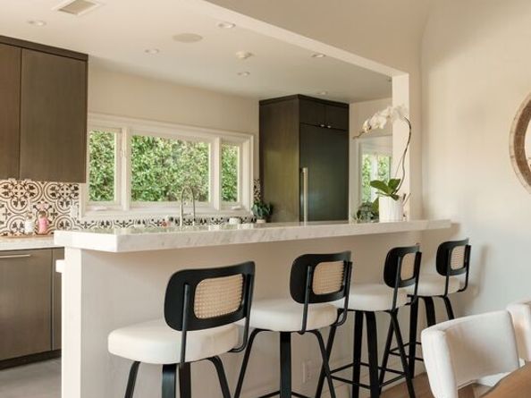 430 N Flores Street, Los Angeles CA 90048