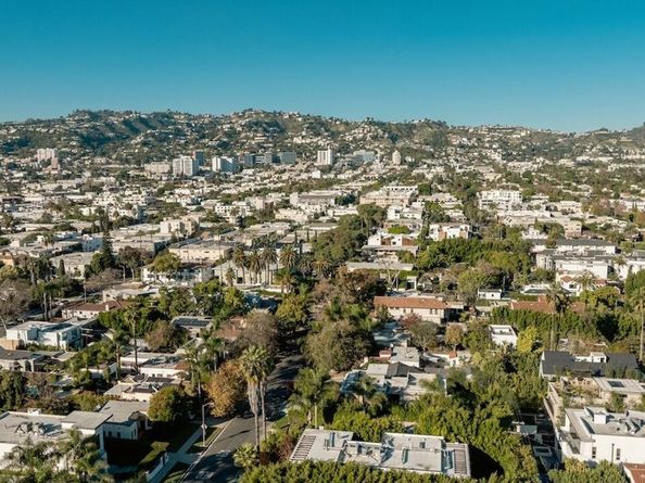 430 N Flores Street, Los Angeles CA 90048