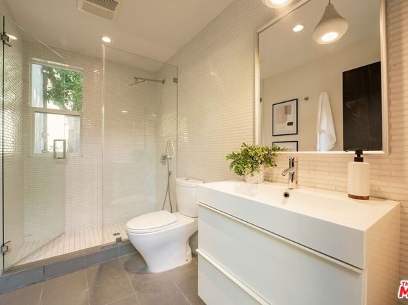 430 N Flores Street, Los Angeles CA 90048