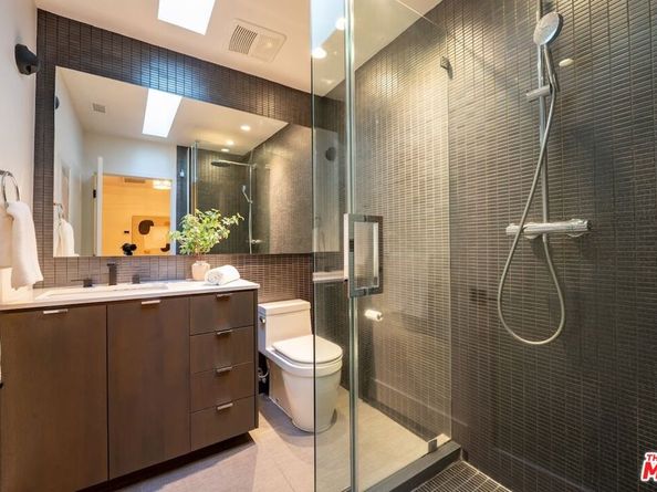 430 N Flores Street, Los Angeles CA 90048