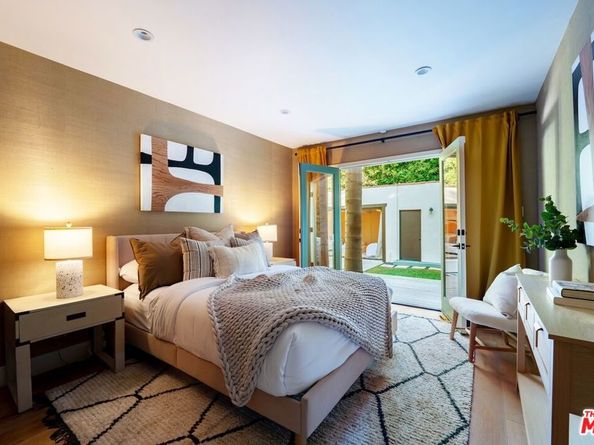 430 N Flores Street, Los Angeles CA 90048