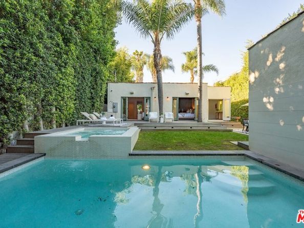 430 N Flores Street, Los Angeles CA 90048