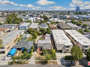 2624 S Garth Avenue, Los Angeles CA 90034