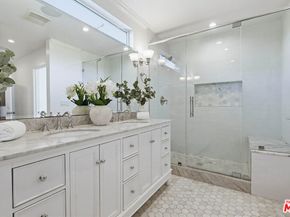 8344 Kenyon Avenue, Los Angeles CA 90045