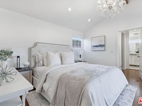 8344 Kenyon Avenue, Los Angeles CA 90045