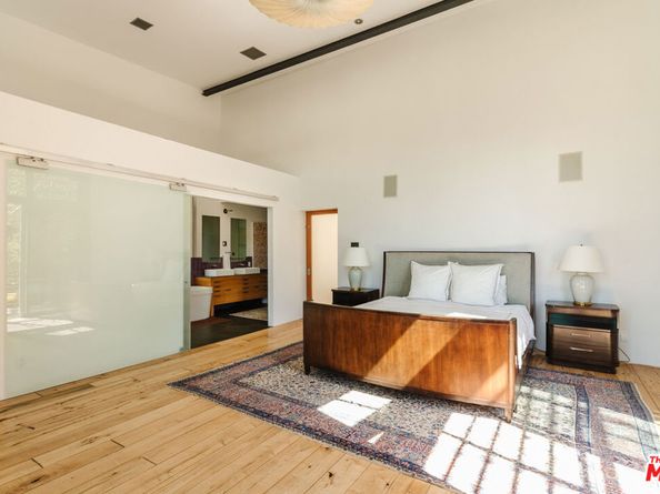 562 Stassi Lane, Santa Monica CA 90402