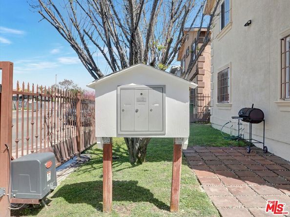 8110 S San Pedro Street, Los Angeles CA 90003