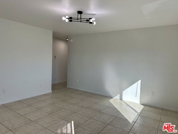 8110 S San Pedro Street, Los Angeles CA 90003