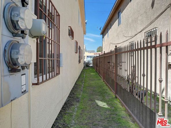 8110 S San Pedro Street, Los Angeles CA 90003