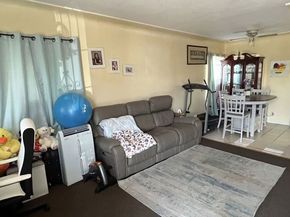 1330 Menlo Avenue, Los Angeles CA 90006