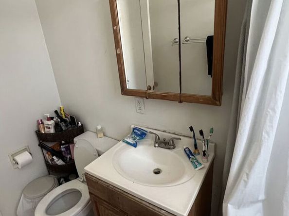 1330 Menlo Avenue, Los Angeles CA 90006