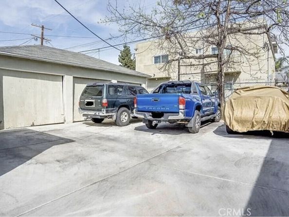 1330 Menlo Avenue, Los Angeles CA 90006