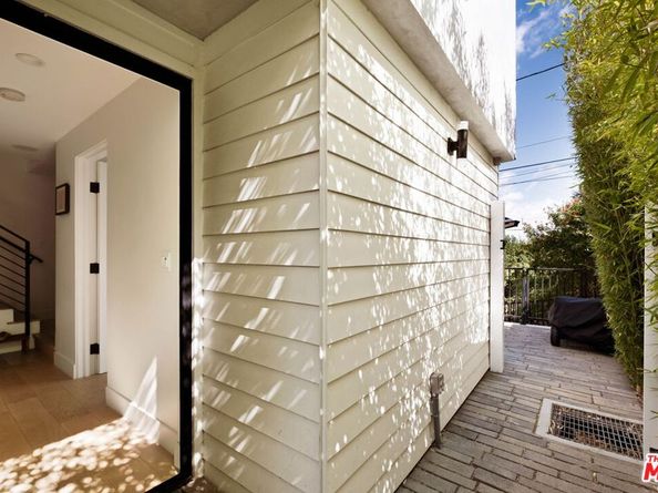 3256 Colony Circle, Los Angeles CA 90027