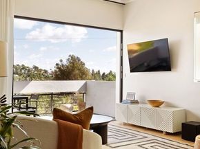 3256 Colony Circle, Los Angeles CA 90027
