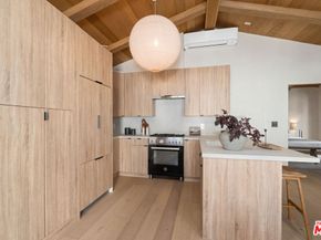 7881 Airlane Avenue, Los Angeles CA 90045