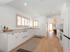 7881 Airlane Avenue, Los Angeles CA 90045