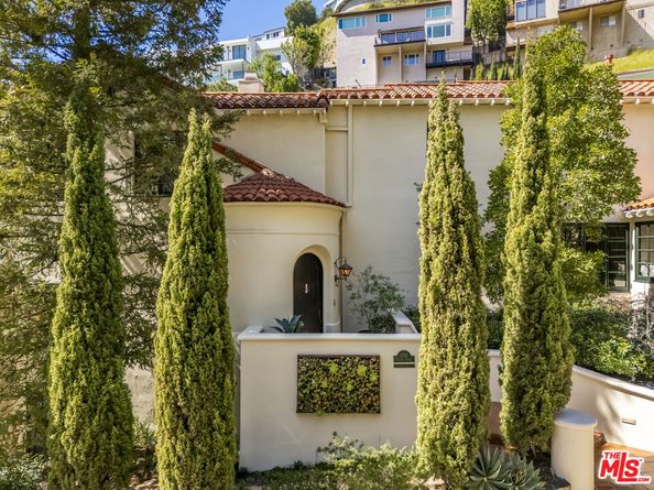 1701 Queens Court, Los Angeles CA 90069