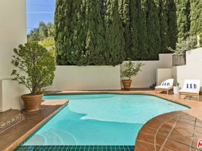 1701 Queens Court, Los Angeles CA 90069