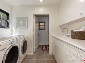 1701 Queens Court, Los Angeles CA 90069