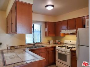 4128 W Hood Avenue B, Burbank CA 91505