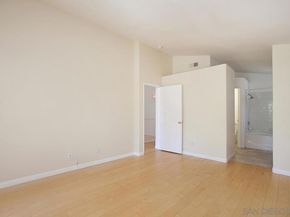 5558 Renaissance Ave 1, San Diego CA 92122