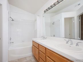 5558 Renaissance Ave 1, San Diego CA 92122