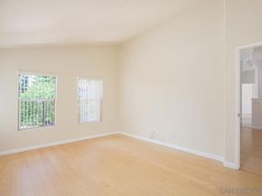 5558 Renaissance Ave 1, San Diego CA 92122