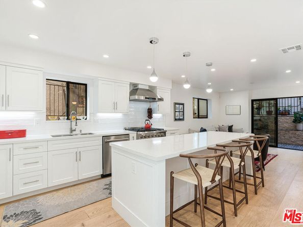 3850 Udell Court, Los Angeles CA 90027