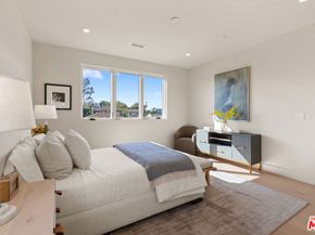 3364 Redwood Avenue, Los Angeles CA 90066