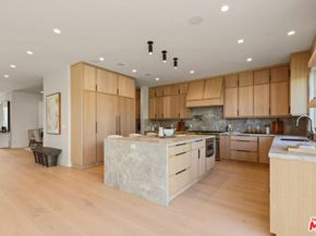 3364 Redwood Avenue, Los Angeles CA 90066