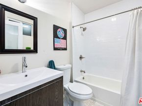 1757 Hollyvista Avenue, Los Angeles CA 90027