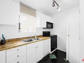 960 LARRABEE Street 116, West Hollywood CA 90069