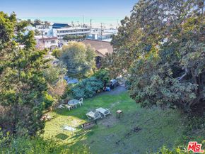 153 W Channel Road, Santa Monica CA 90402