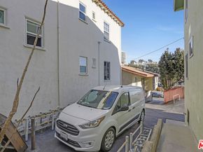 153 W Channel Road, Santa Monica CA 90402