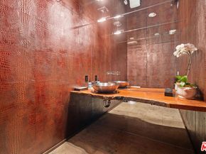 2207 Bowmont Drive, Beverly Hills CA 90210