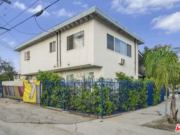 5905 Whitnall Highway, North Hollywood CA 91601