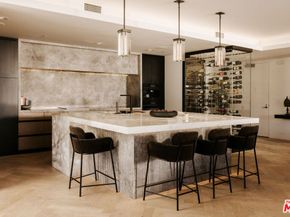 6250 Hollywood Boulevard 14A, Los Angeles CA 90028