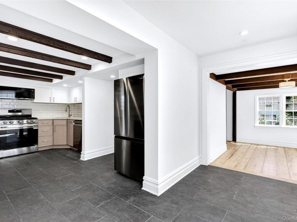 94 Main Street, Roslyn NY 11576