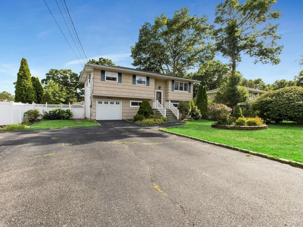 14 Floradora Drive, Mastic NY 11950