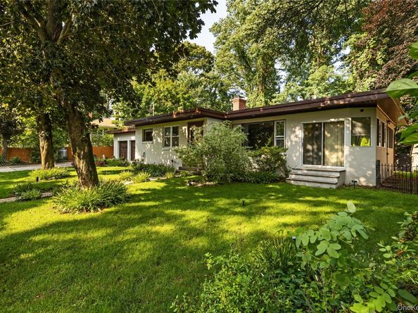 206 Cliff Road W, Wading River NY 11792