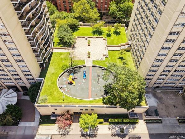 102-30 66th Road 17H, Forest Hills NY 11375