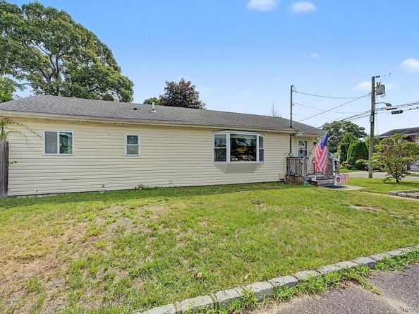 257 Elizabeth Avenue, Holbrook NY 11741