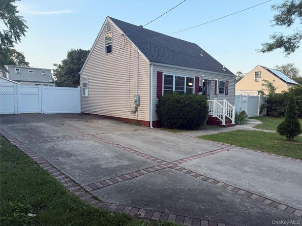 51 E Cedar Street, Central Islip NY 11722