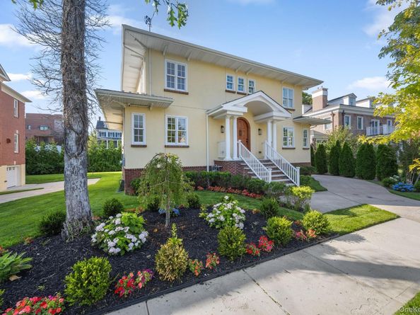 233-25 38th Drive, Douglaston NY 11363