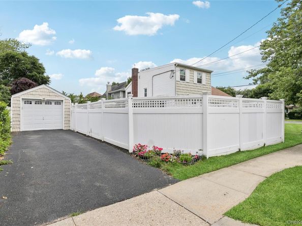 2327 Penatiquit Avenue, Seaford NY 11783
