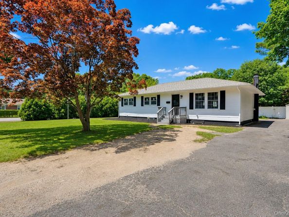 3 Park Avenue, Medford NY 11763