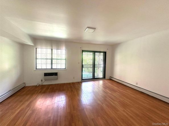 120-25 Ketch Court, Flushing NY 11356